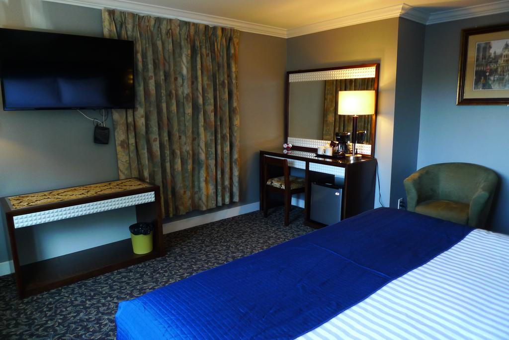 The Deluxe Hotel Ванкувер Экстерьер фото